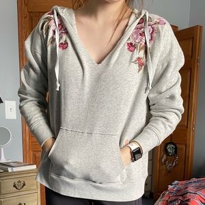 American Eagle V-Neck Sweatshirt